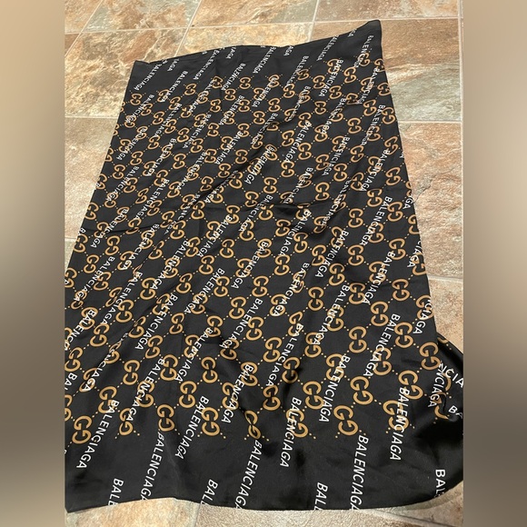 HUGE GGee BALLENCIAGA MONOGRAM SCARF TO MATCH YOUR BAG OR PURSE 🔥🔥🔥 - Picture 1 of 1